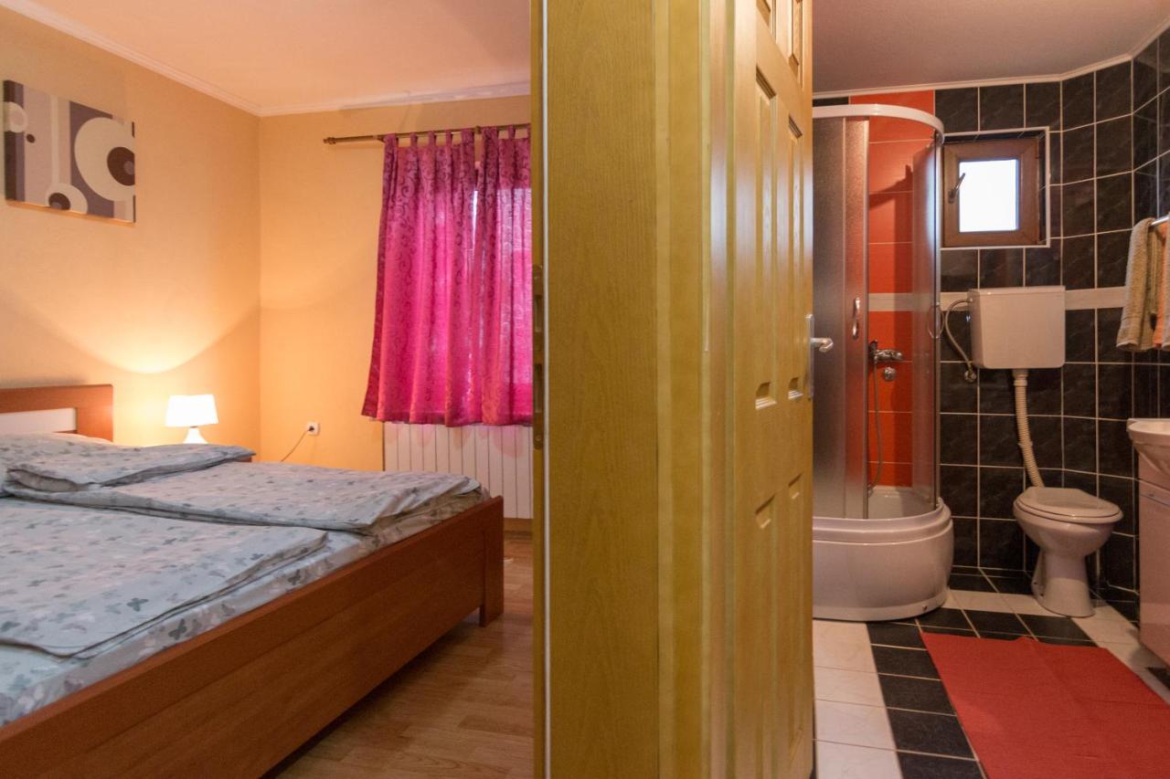 Apartments Andric Kaludjerske Bare Eksteriør billede